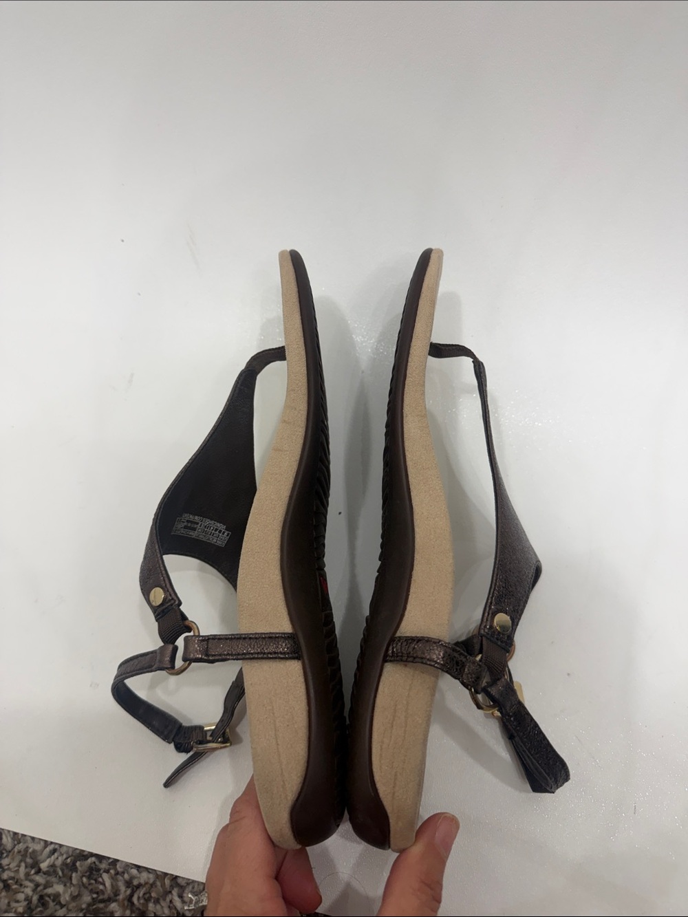 Vionic Kirra Metalic bronze leather thong sandals size 9 - Picture 8 of 10